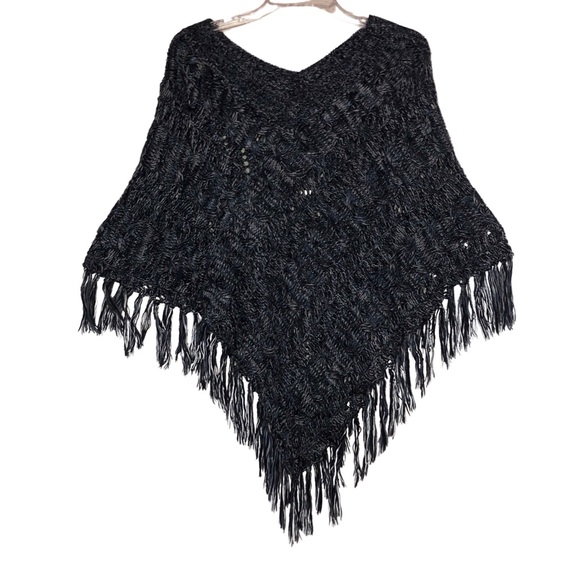 John Paul Richard Knit Fringe Shawl/Poncho in size Small (s/m). - Picture 4 of 4